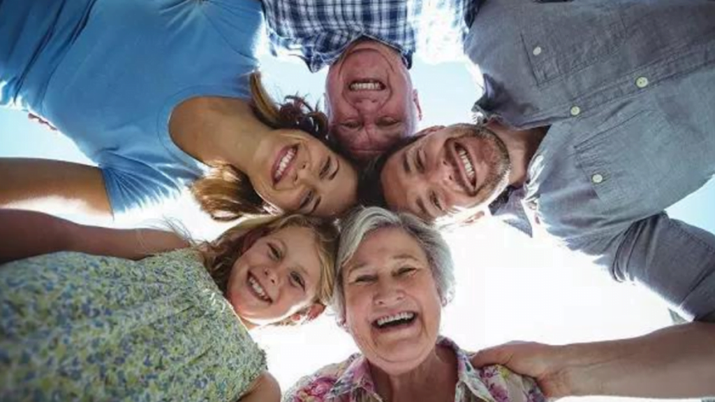 ederly - circle - family - hapy